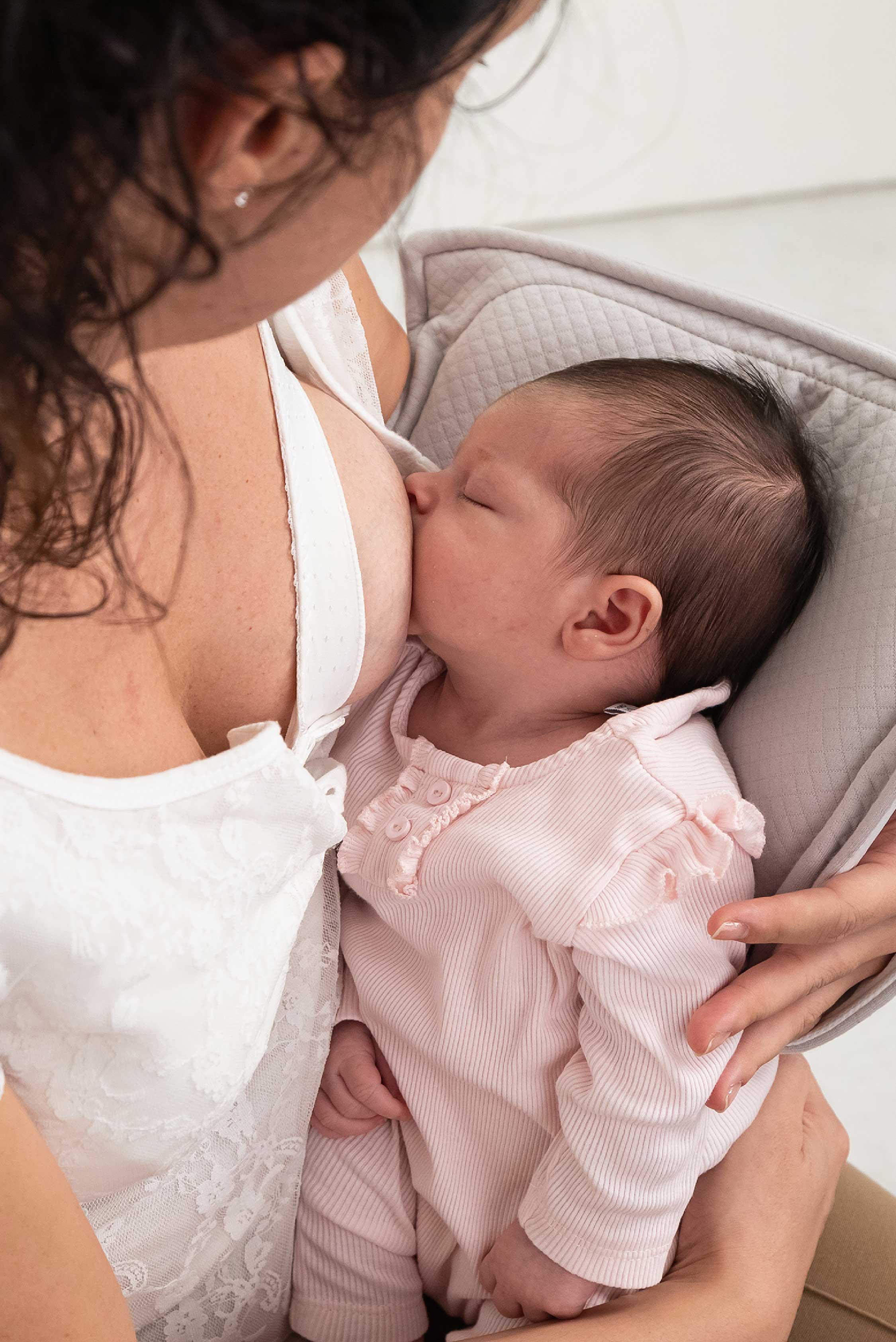 PERFECT HEAD BREASTFEEDING Pillow for Plagiocephaly - Grey - Image 4