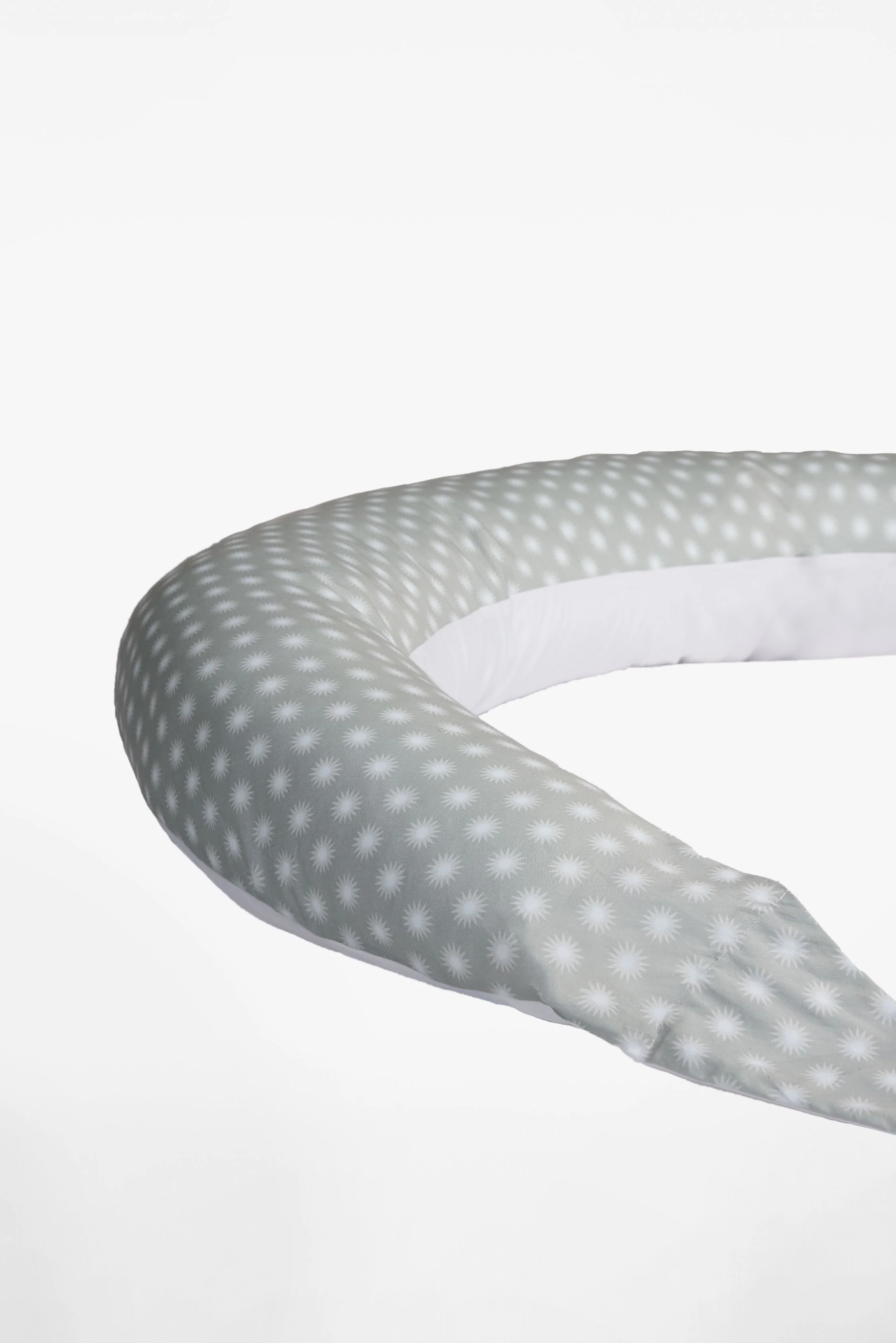 HUGS Pregnancy and breastfeeding pillow - Star Grey - Image 3